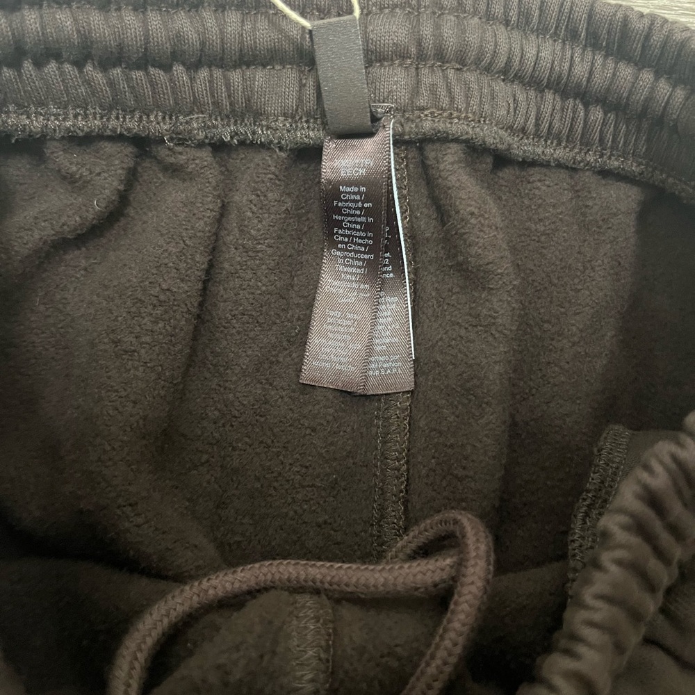 Skims Boyfriend Fleece Oversized Straight Leg Pant in Espresso - Picture 7 of 8